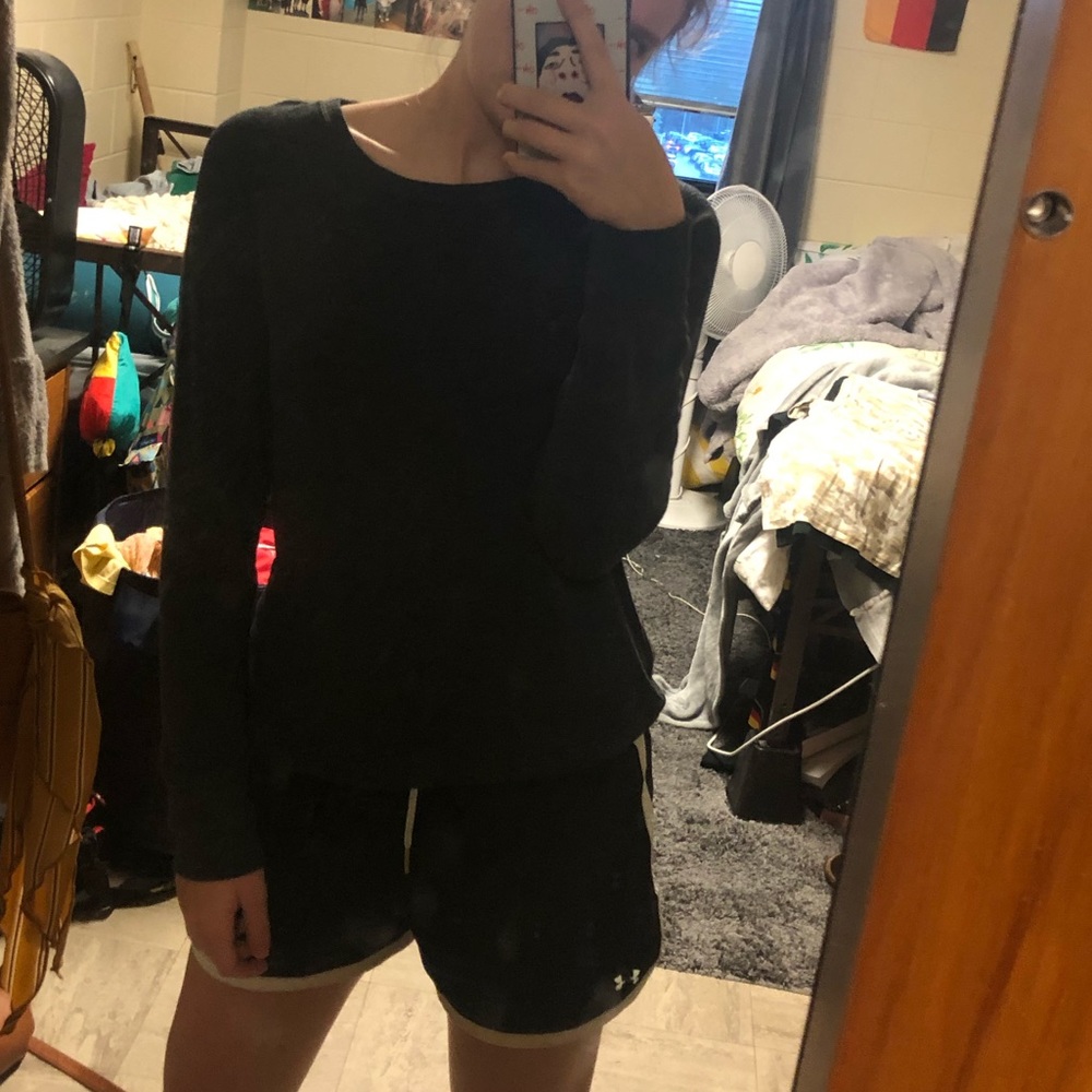 brandy melville  crew neck sweater